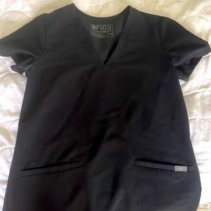 Casma three pocket scrub top